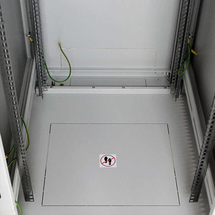 19-Serverschrank/Netzwerkschrank RMA von TRITON - 15 HE - BxT 600 x 600 mm - lichtgrau