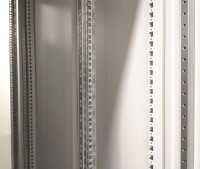 IS-1 Netzwerkrack von SCHÄFER - Sichttür - Vollblechtür - 25 HE - Schutzgrad IP54 - 800x800 mm - Sockel - schwarz