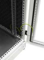 Schallgedämmter Serverschrank SCHÄFER IS-1 silenced - 43 HE - BxT 600x1000 mm - Sichttür - Vollblechtür - Sockel - 4 Silent-Ventilatoren - lichtgrau
