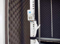 Schallgedämmter Serverschrank SILENCE RACK - 42 HE - 4 SILENT-Lüfter - 800 x 800 mm - Sichttür - Vollblechtür - lichtgrau