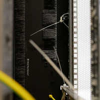 Highend Serverschrank ZSERVER - 42 HE - 800x1000 mm - 1500 kg Traglast - perforierte Türen - schwarz