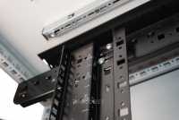 19"-Serverschrank VX IT von RITTAL - 24 HE - 800x800 mm - perforierte Türen - o.Seitenwände - lichtgrau