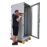 IS-1 Serverrack SCHÄFER mit Cosmotec/Stulz Kühlgerät - Kühlleistung 300 bis 5200 W - Sichttür - Vollblechtür - 43 HE - 800x1000 mm - Sockel - schwarz