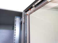 19"-Netzwerkschrank RESISTER Pro - IP66 für Outdoor + Industrie - Sichttür - 9 HE - 600x400 mm - lichtgrau