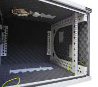 Schallgedämmter 19"-Wand-/Stand-Verteiler Flatbox von RITTAL - 6 HE - 400 mm Tiefe - Glastür - lichtgrau