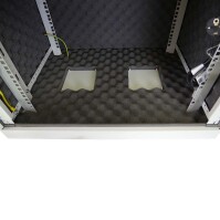 Schallgedämmter 19"-Wand-Netzwerkschrank SILENCE RACK - 9 HE - 600 mm Tiefe - Vollblechtür - 1 SILENT-Lüfter - lichtgrau