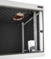Schallgedämmter 19"-Wand-Netzwerkschrank SILENCE RACK - 9 HE - 600 mm Tiefe - Vollblechtür - 1 SILENT-Lüfter - lichtgrau