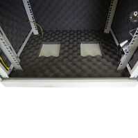 Schallgedämmter 19"-Wand-Netzwerkschrank SILENCE RACK - 12 HE - 450 mm Tiefe - Vollblechtür - 1 SILENT-Lüfter - lichtgrau