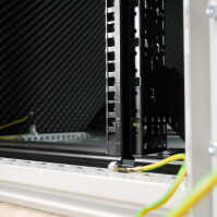 Schallgedämmter 19"-Serverschrank VX IT Rack RITTAL - bis 85% silenced - 42 HE - BxT 800x1.200 mm - Sicht-/Vollblechtür - lichtgrau