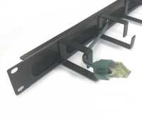 19"-Kabeldurchführungsplatte mit Bürste und 4 hochstabilen Metall-Kabelbügel - Bügelgröße HxT 44x70 mm - 1 HE - schwarz