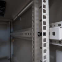 19"-Serverschrank SRK von IT-BUDGET - 42 HE - BxT 600x1000 mm - perforierte Doppeltüren vo + hi - Flatpack - lichtgrau