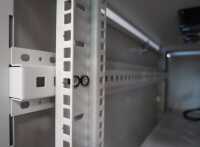 19"-Netzwerkschrank SRK von IT-BUDGET - 42 HE - BxT 600x600 mm - perforierte Doppeltüren vo + hi - montiert - lichtgrau