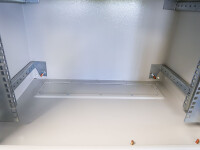 19"-Netzwerkschrank RESISTER Pro Aktiv - Schutzgrad IP54/55 - Sichttür - 7 HE - BxT 600x400 mm - Aktiv-Lüfter - Filter - lichtgrau