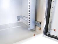 19"-Netzwerkschrank RESISTER Pro Aktiv - Schutzgrad IP54/55 - Sichttür - 7 HE - BxT 600x400 mm - Aktiv-Lüfter - Filter - lichtgrau