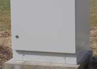 19"-Netzwerkschrank RESISTER Pro mit Regendach und Sockel - IP66 für Outdoor + Industrie - Vollblechtür - 16 HE - 600x600 mm - lichtgrau