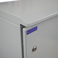 19"-Netzwerkschrank RESISTER Pro mit Regendach und Sockel - IP66 für Outdoor + Industrie - Sichttür - 9 HE - 600x400 mm - lichtgrau